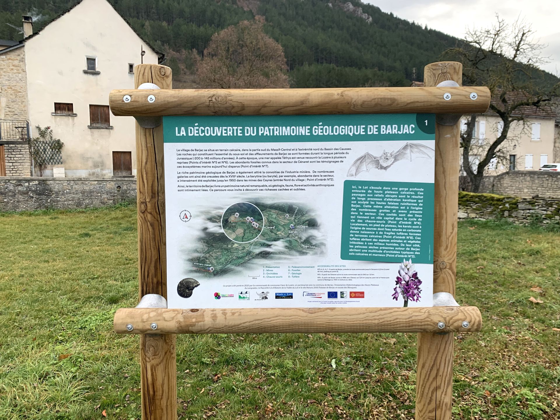 Conception de panneaux pour la mairie de Barjac